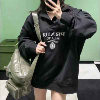프라다 카라 긴팔티셔츠