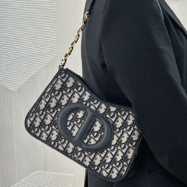 디* 수입프리미엄급 CD SIGNATURE HOBO MINI BAG CD시그니쳐 호보 미니백
