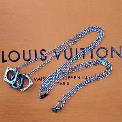 [458번] 루* 모노그램 볼트 목걸이