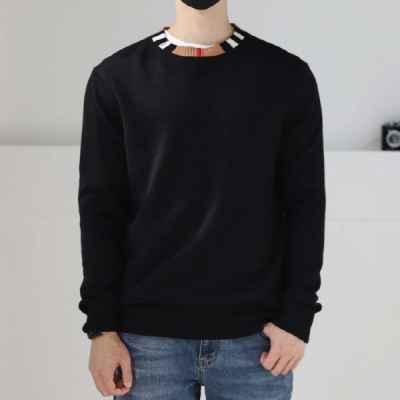 체크 라운드 넥 니트