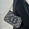 디* 수입프리미엄급 CD SIGNATURE HOBO MINI BAG CD시그니쳐 호보 미니백